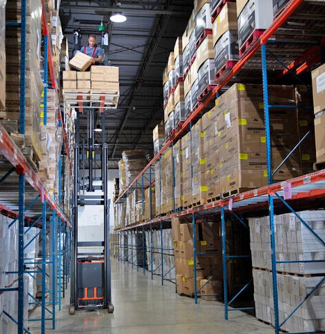 Narrow Aisle Warehouse Solutions - The Right Size For Any Job - Madland ...